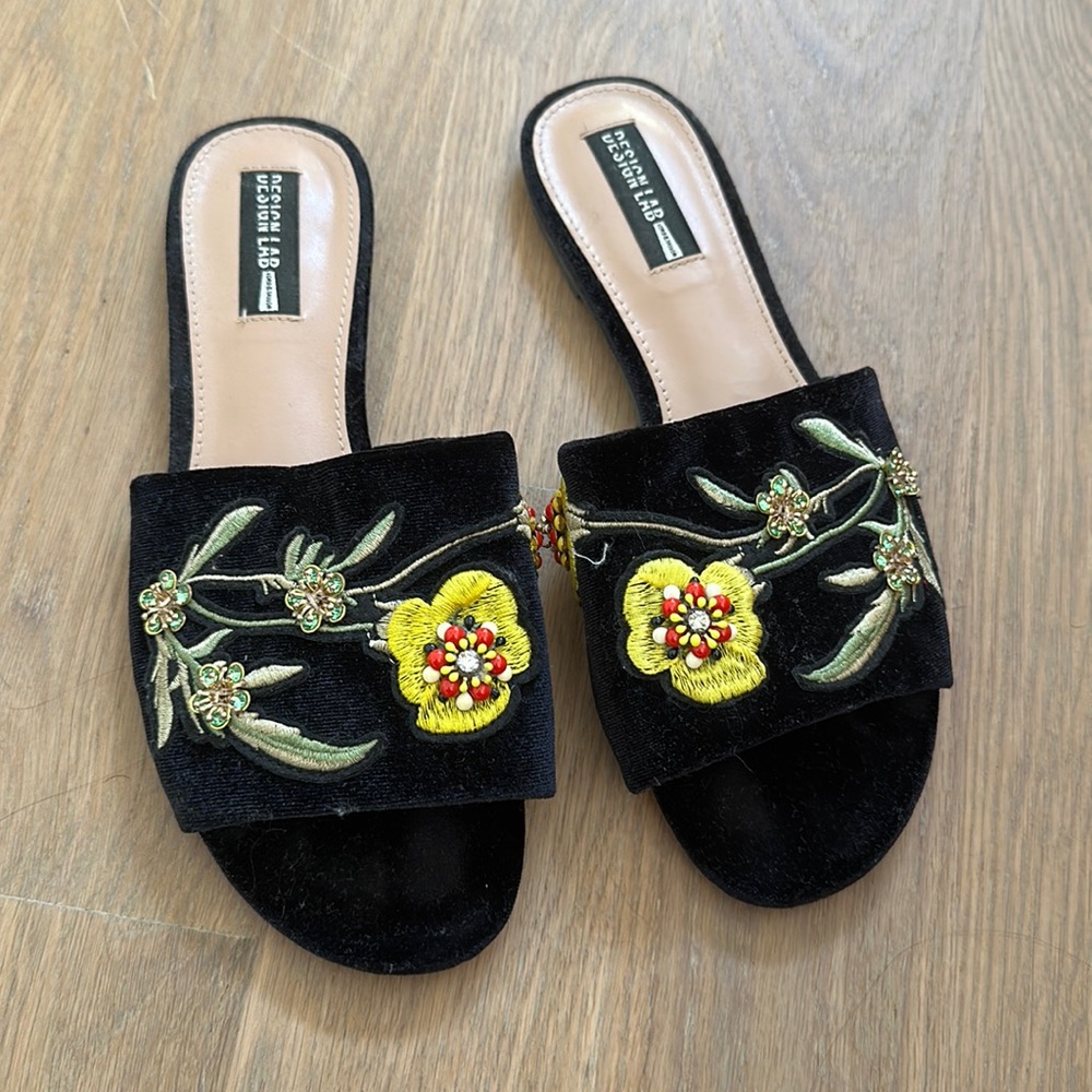 Size 7, Design Lab velvet embroidered sandals